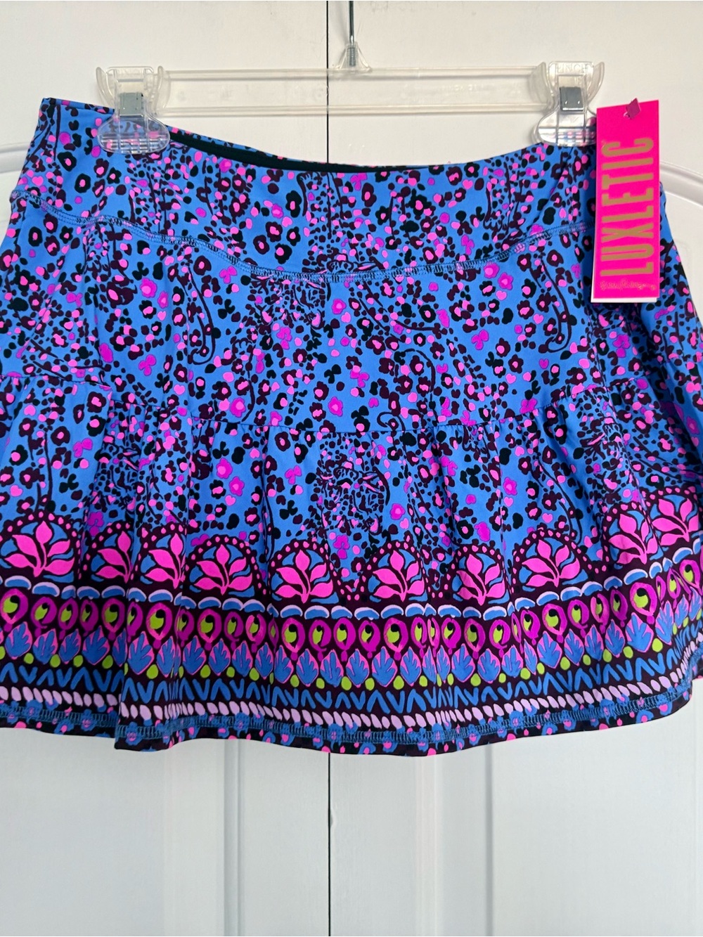 NWT Lilly Pulitzer Luxletic Gardenia Skort Growl And Prowl Engineered Medium - Picture 2 of 5